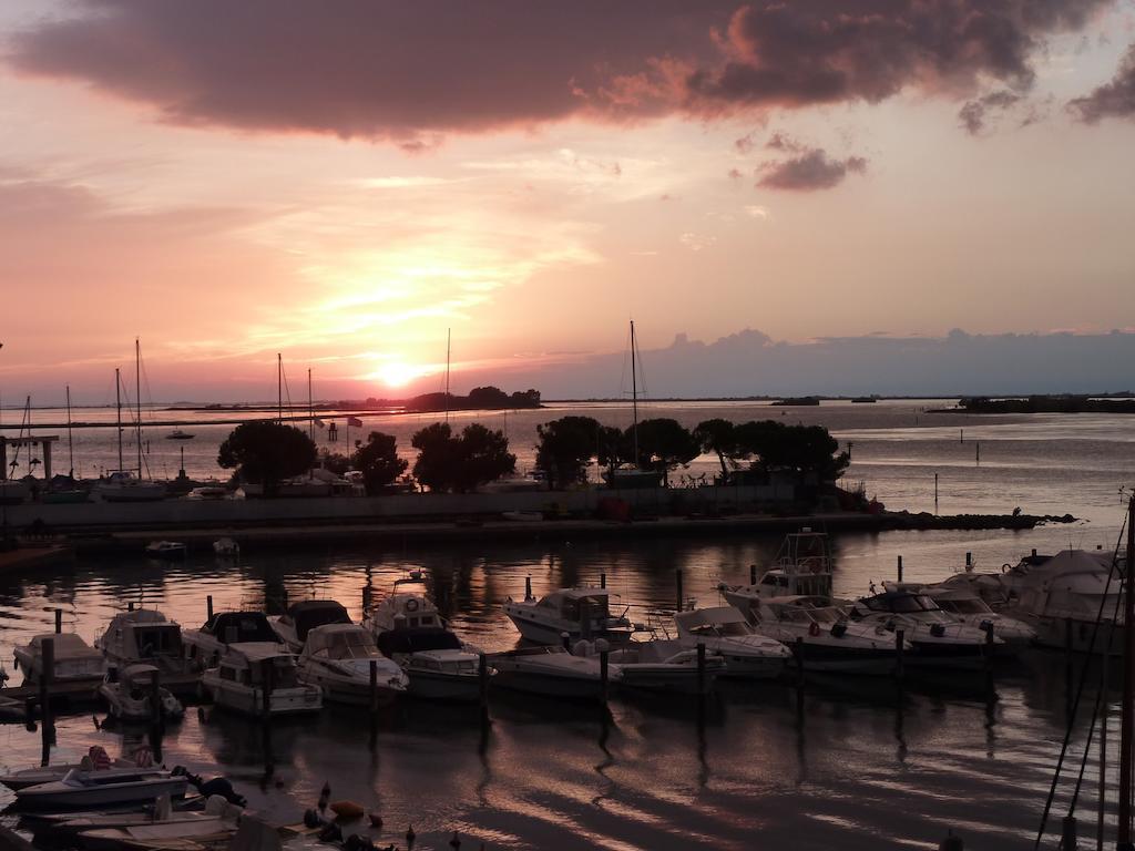 Costa Azzurra Apartment Grado Exterior photo